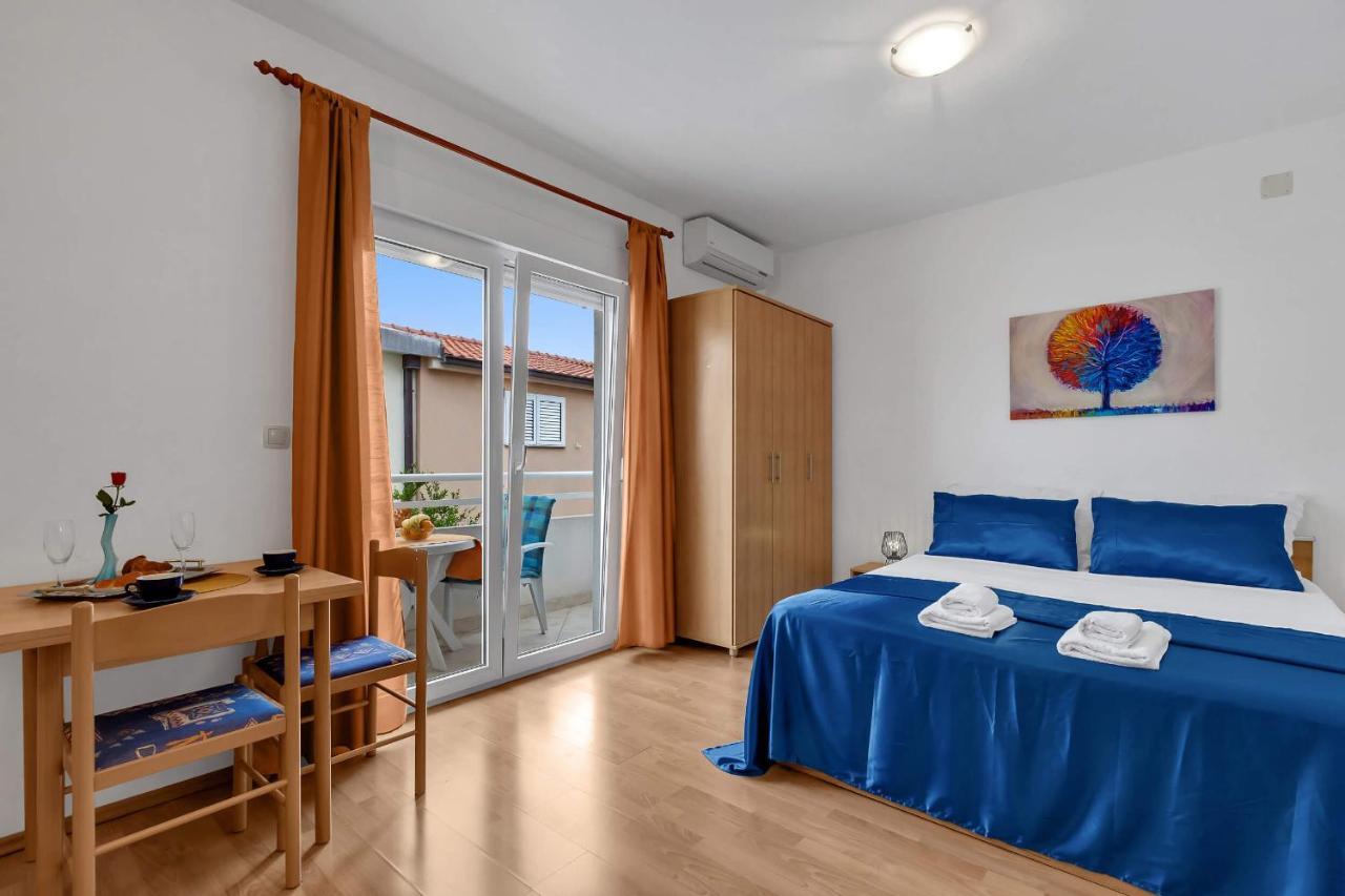 Residence Apartments Apartment