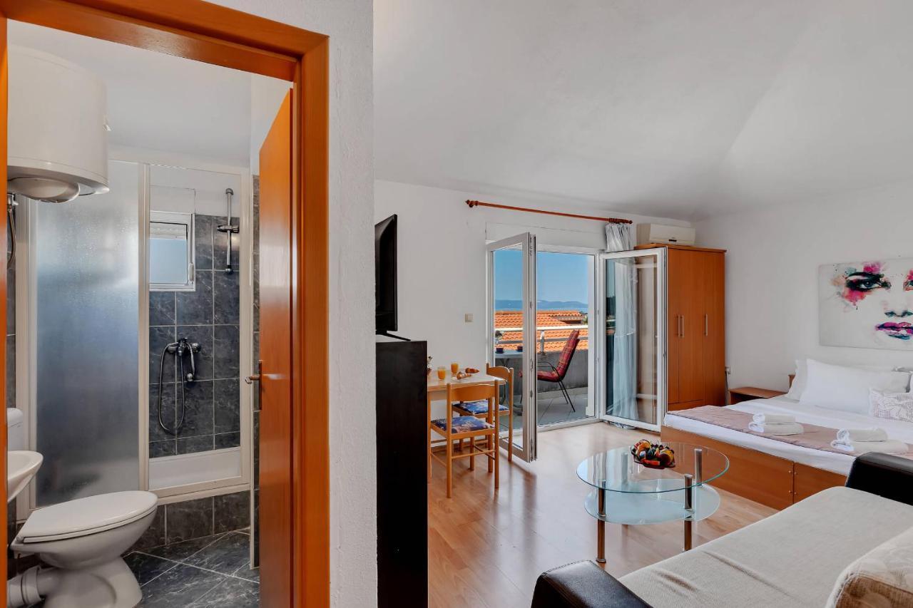 Residence Apartments *